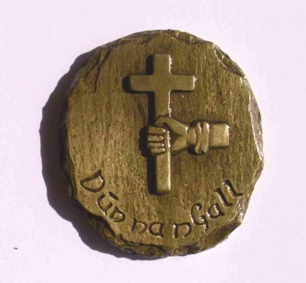 Dún na nGall fridge magnet brass finish